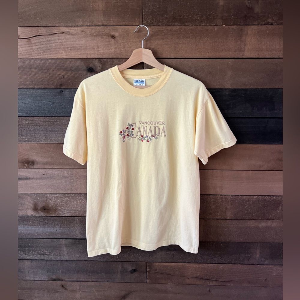 Vintage Vancouver Canada Embroidered Yellow Tee Gildan Ultra Cotton M